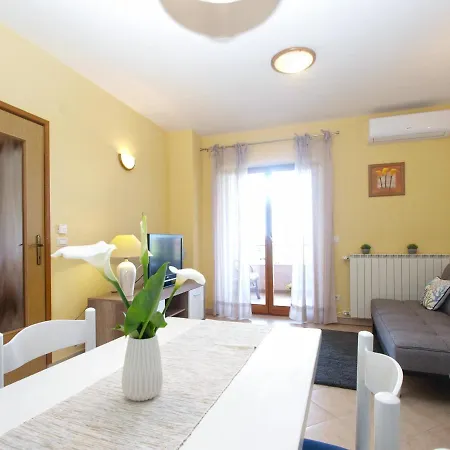 Apartament Apartment Sergio 2077